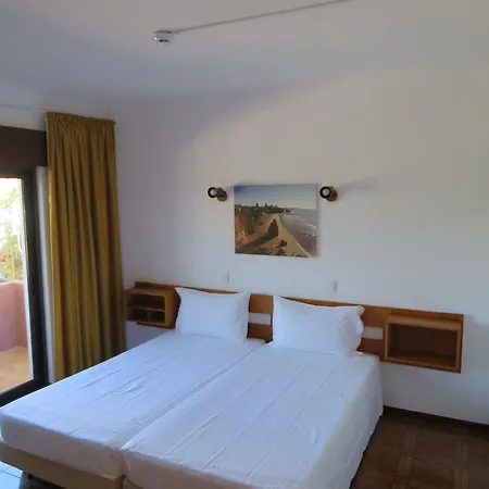 Otel Alcaide 3*