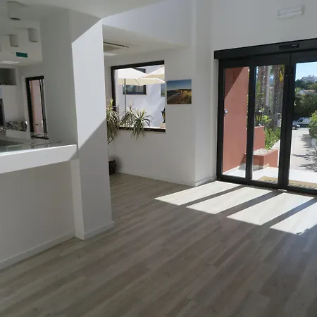 Otel Alcaide 3*